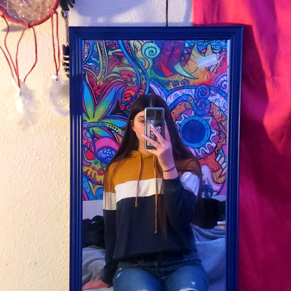 Sweatshirt
